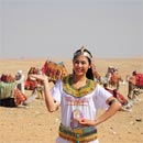 Hoa hậu Ngọc Hân diện áo dài đa sắc ở Ai Cập