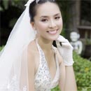 Á hậu Thiên Lý bí mật kết hôn cùng doanh nhân người Việt tuổi 50