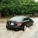 Kinh nghiệm xử lý xe khi qua vùng mưa ngập nước
