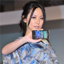 HTC EVO 3D tiến quân tới châu Á cùng dàn mỹ nhân