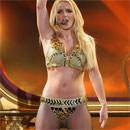 Britney gây sốc bikini trên sân khấu