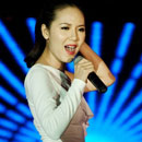 'Trốn' GS Xoay, Phương Linh đi hát một mình