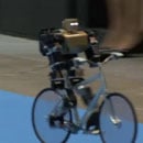 Robot đi xe đạp điệu nghệ!