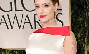 Chơi trò lật gấu đổi màu váy cùng Angelina Jolie