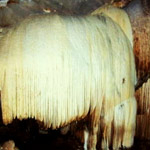 Những câu chuyện kỳ bí về hang Chi Đảy ở Sơn La