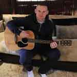 Wayne Rooney tìm đến guitar để giải tỏa stress