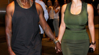 Chiếc váy phản chủ dị dạng vòng 3 của Kim Kardashian