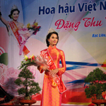 Bạc Liêu khen ’Hoa hậu con nhà nông’ Đặng Thu Thảo