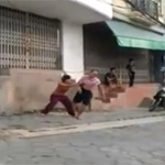 Hà Nội: Vợ đánh chồng dã man giữa phố