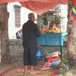 Chính quyền địa phương mời thầy cúng về ’xử lý’ rắn thần