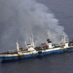 Tàu Trung Quốc bốc cháy giữa biển Nam Cực