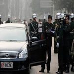 Trung Quốc: Xe quân sự không được siêu sang