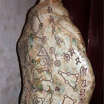 Hết lễ hội, ’hòn đá lạ’ mất hộ khẩu đền Hùng