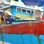Từ Hoàng Sa trở về: Tàu cá Việt bị đâm tơi tả