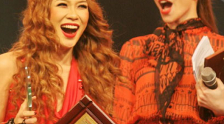 Nhàn rỗi hơn Hà Hồ, Mỹ Tâm 'giết thời gian' với Vietnam Idol