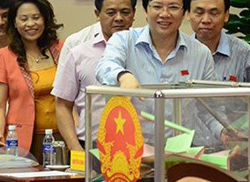 Hà Nội có đổi mới cách bỏ phiếu tín nhiệm cán bộ?