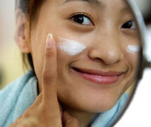 9 bước massage da mặt đúng cách với kem dưỡng ẩm