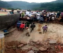 Sập bờ kè tại Quảng Ninh, 4 người thiệt mạng