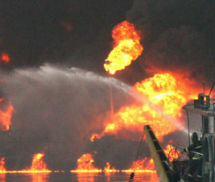 Nổ tàu chở dầu Trung Quốc, 7 người chết