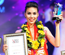 Siêu mẫu Việt Nam bất ngờ cắt giải Vàng phút cuối