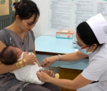 Vụ 32 trẻ nhập viện: Không phải vì chất lượng vắcxin
