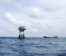 Tàu Hải quân trực thềm lục địa cứu 11 ngư dân