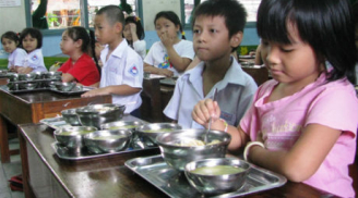 Khánh Hòa: Nghi vấn bớt xén thức ăn của học sinh
