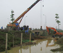 Hà Nội: Vỡ đường ống cấp nước, 70.000 hộ dân thiếu nước