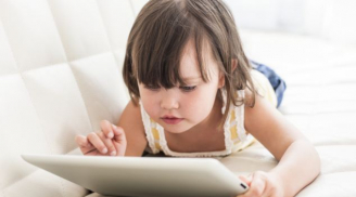 Sử dụng iPad nhiều trẻ dễ mắc bệnh về cơ và xương