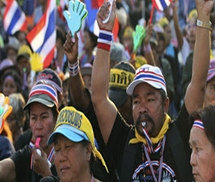 'Đảo chính nhân dân', thủ tướng Thái Lan lánh nạn khẩn cấp