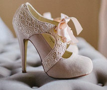 Bí quyết giúp cô dâu chọn giày cưới