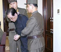 Kim Jong-un xử tử chú dượng bằng chó đói