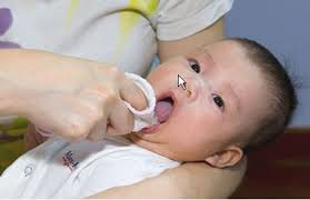 Nhận biết và xử lý tưa lưỡi trẻ sơ sinh