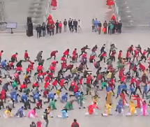 Clip 400 bạn trẻ nhảy flashmob 'Ngày tết quê em'
