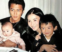 Tạ Đình Phong đón Tết cùng Trương Bá Chi và hai con