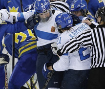Olympic Sochi 2014: VĐV hockey nữ 'choảng nhau' kịch liệt
