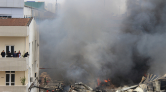 Video: Toàn cảnh xưởng len Vạn Phúc chìm trong khói lửa
