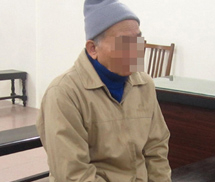 Cựu tổ trưởng dân phố 76 tuổi dâm ô được thả tại tòa