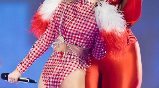 Miley Cyrus táo bạo 'úp mặt' vào vòng 1 của Amazon Ashley