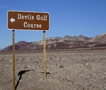 Cận cảnh “sân golf của quỷ” giữa Thung lũng Chết