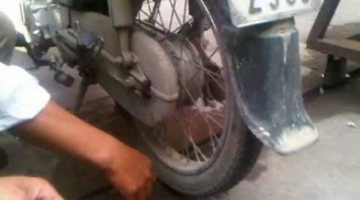Bắt quả tang kẻ chuyên chọc lốp xe máy trong siêu thị BigC
