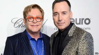 Huyền thoại Elton John sắp kết hôn với bạn trai đồng tính