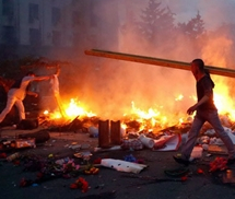 Bạo loạn tại miền Nam Ukraine, hơn 30 người thiệt mạng