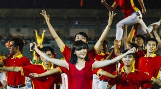 Văn Mai Hương nổi bần bật giữa hàng ngàn vận động viên