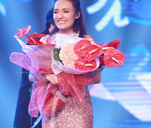 Nhật Thủy đăng quang thuyết phục Vietnam Idol