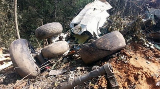 Máy bay quân sự tai nạn, rơi tại Lào