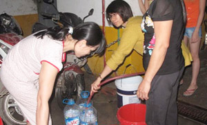 Cư dân chung cư Đại Thanh: Đi vệ sinh... không có nước để dội!