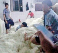 Kinh hoàng bún gạo 'bàn chân thối' ở Trung Quốc