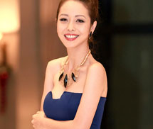 Jennifer Phạm đoạt ngôi MC Giọng hát Việt nhí của Trấn Thành