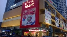 Vụ Lotte Mart bán hàng không nhãn tiếng Việt: Phóng viên bị xua đuổi, ép xóa hình ?